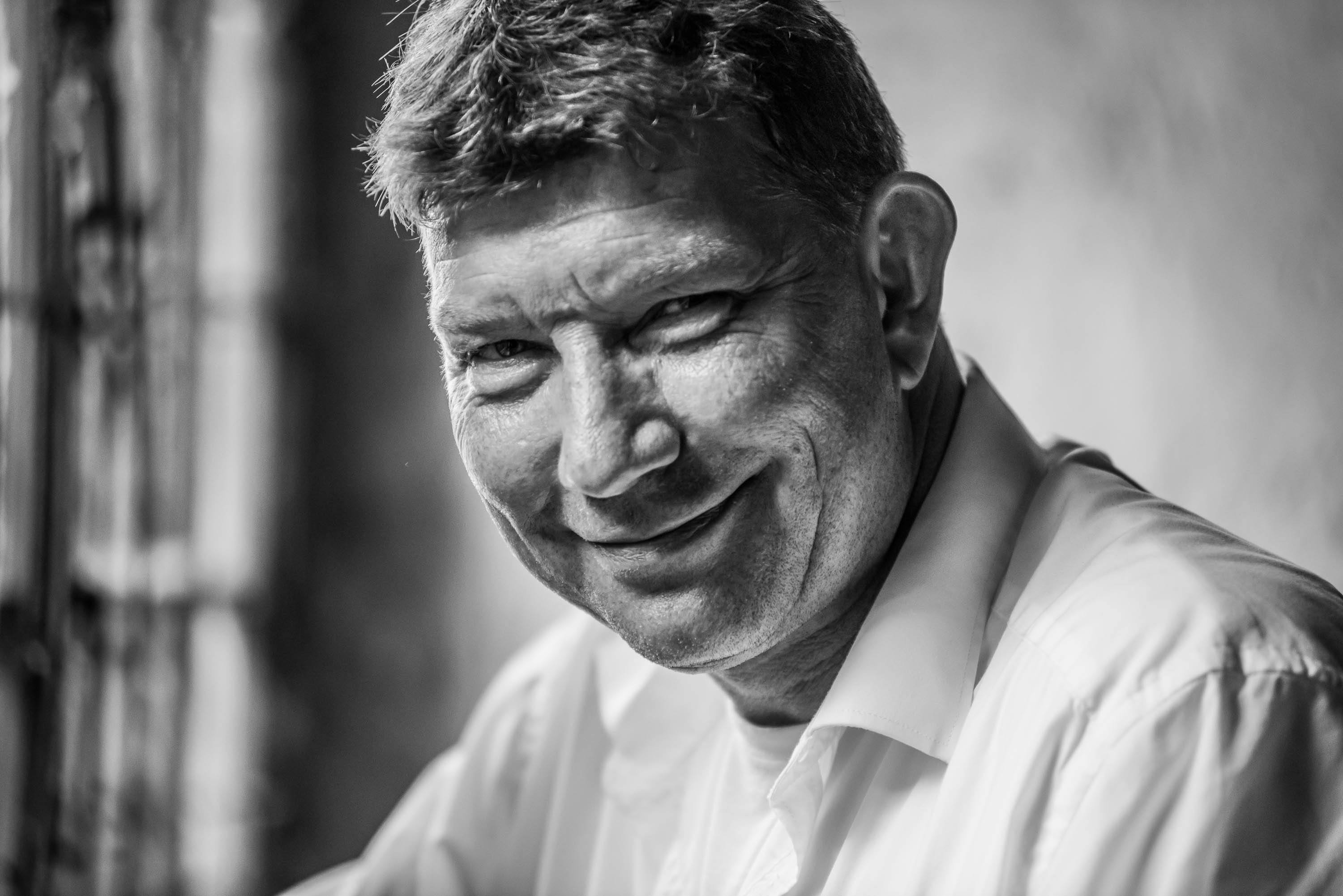 Sven Wessel, Fotograf – Porträt in Schwarzweiss